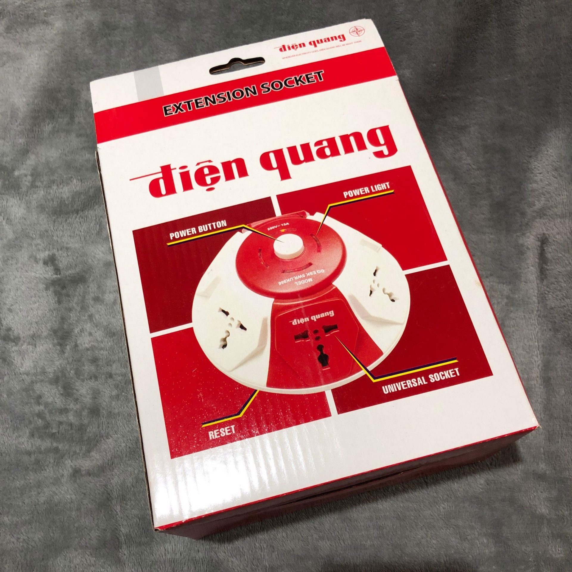 Ổ cắm Điện Quang ESK UK986 (Kiểu UFO 6 lỗ 3 chấu màu Trắng Đỏ) 5 Ổ cắm Điện Quang ESK.106 B (Kiểu UFO 6 lỗ 3 chấu) (Sao chép)
