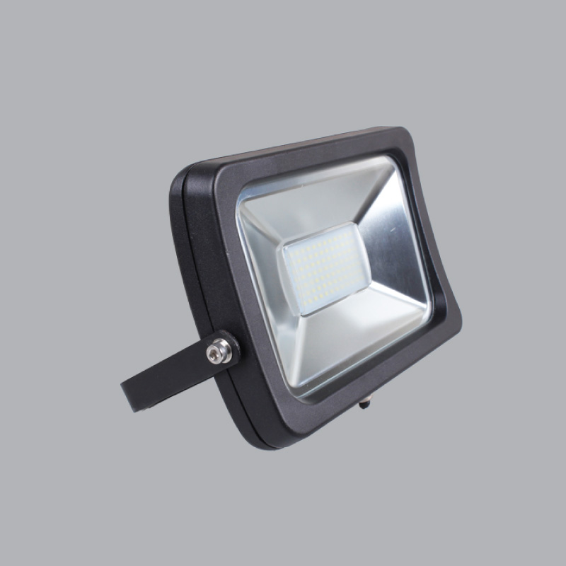 Tìm hiểu đèn Led công nghiệp MPE và cách sử dụng 6 Đèn Led pha MPE dùng chip Led cao cấp SMD