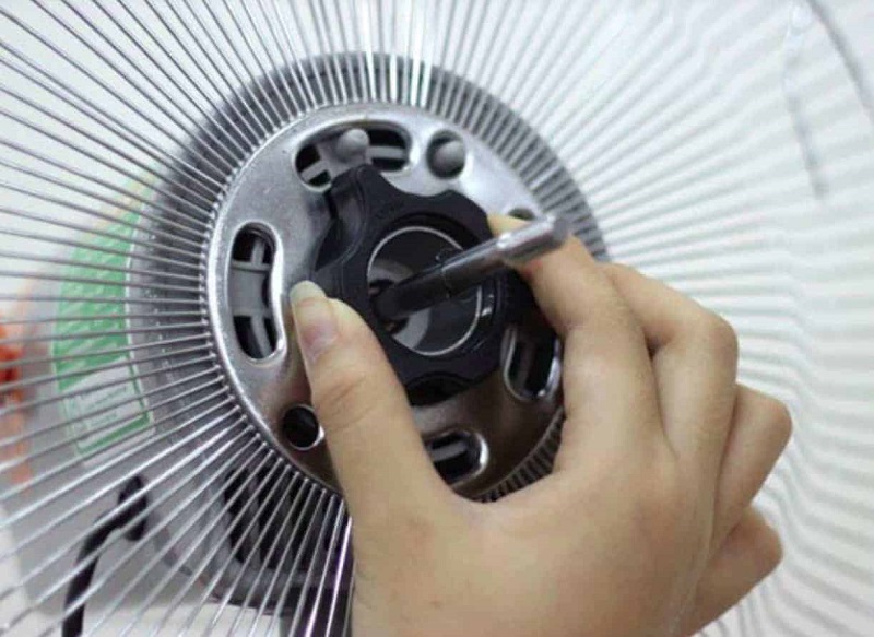 Sửa quạt đứng Panasonic khi mất điện
