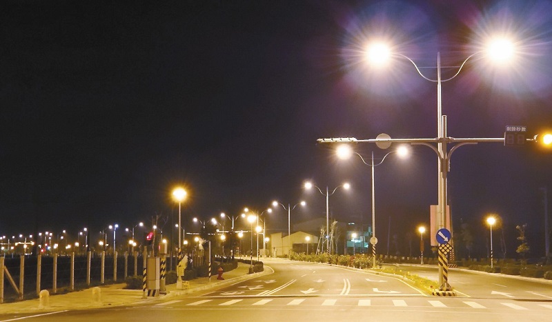 Top 5 điều cần lưu ý khi mua cột đèn cao áp chiếu sáng 3 Khoảng cách giữa 2 cột đèn cao áp
