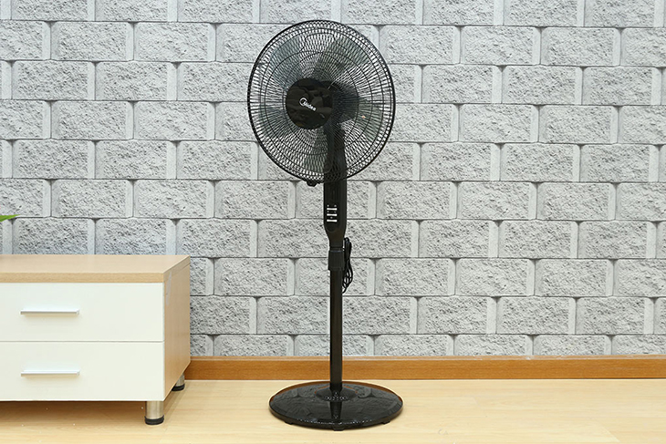 Nên mua quạt đứng hay quạt treo tường để sử dụng?