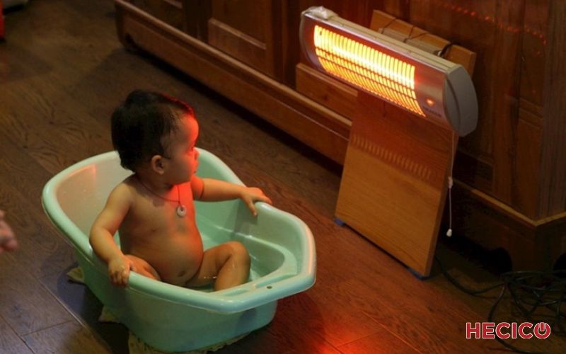 Khi sử dụng đèn sưởi cho bé cần lưu ý gì?